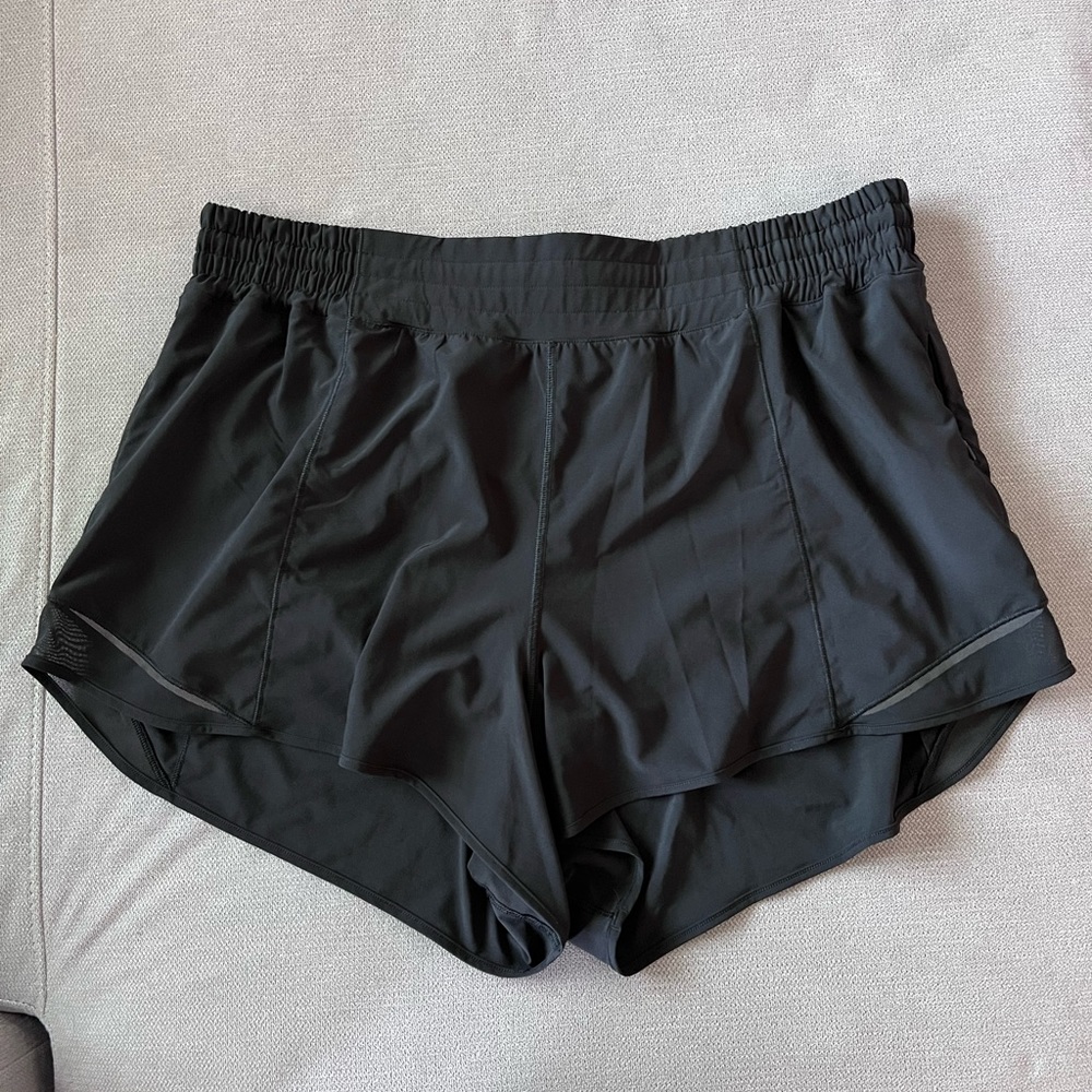 Lululemon black high rise 4 inch hotty hot shorts